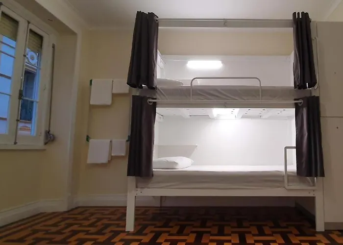 Hostel Bruma Πόντα Ντελγκάντα