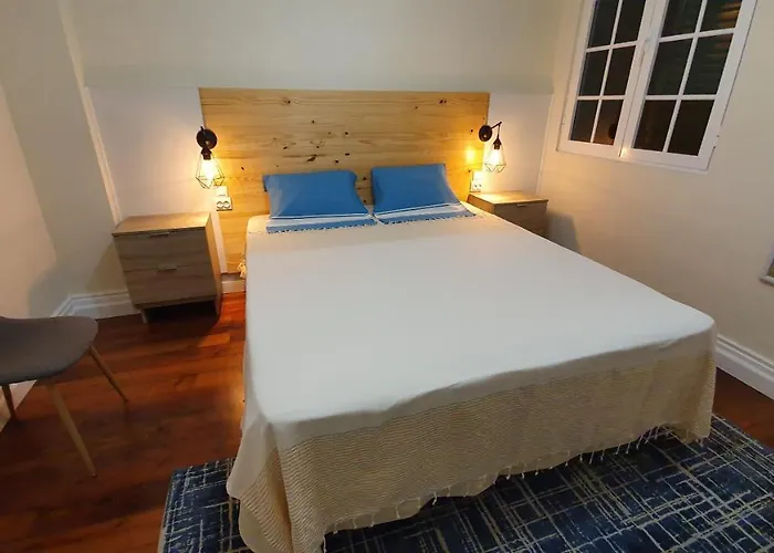 Bruma Hostel Πόντα Ντελγκάντα